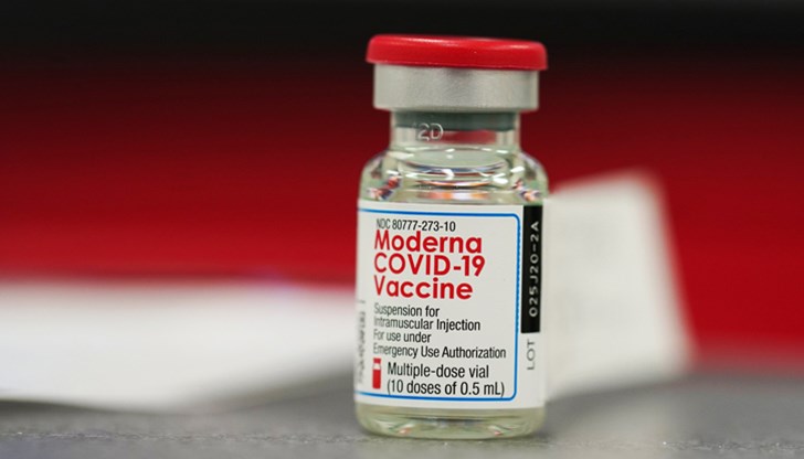 Има сигнали, че чужди тела са били открити в запечатаните шишенца с ваксините