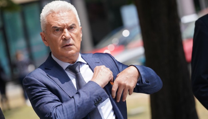 По негово желание днес той официално бе освободен от местния парламент