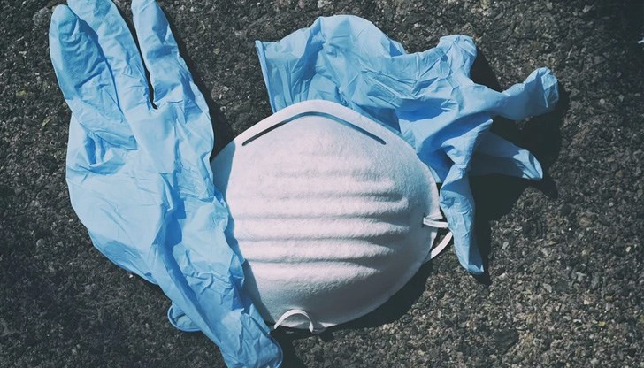 В летните месеци са малцина онези, които по собствено желание си поставят маска, особено ако са на открито