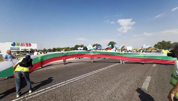 Пореден протест на строителните работници от частната компания „Автомагистрали - Черно море”