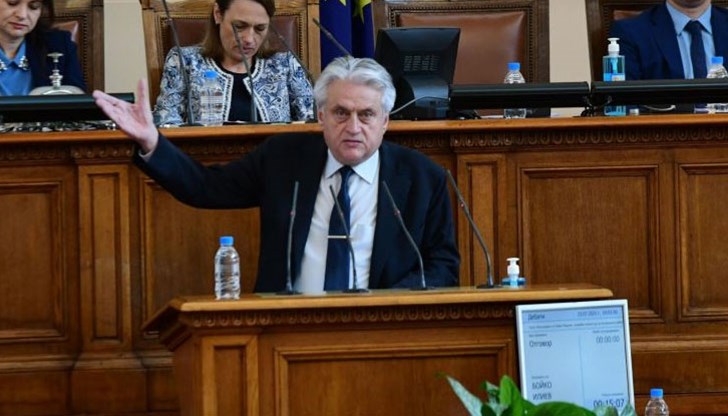 Вероятно е смятал тази млада жена за негова собственост Вероятно е смятал тази млада жена за негова собственост