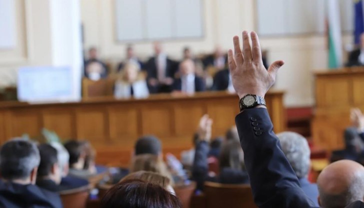 Документът беше приет със 145 гласа „за“, един беше против, а 39 се въздържаха Документът беше приет със 145 гласа „за“, един беше против, а 39 се въздържаха