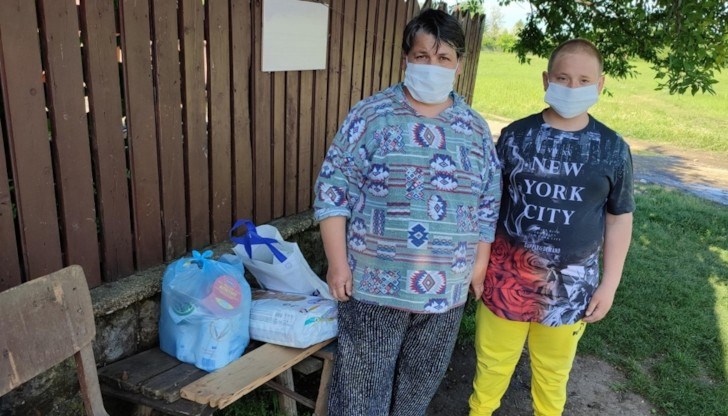 Помощта е индивидуална – хранителни продукти, памперси и бебешки консумативи, дърва, различни медицински изследвания, прегледи при АГ специалист, консултации за предпазване от нежелана бременност след направен информиран избор, дентално лечение, закупуване на отоплителни печки Помощта е индивидуална – хранителни продукти, памперси и бебешки консумативи, дърва, различни медицински изследвания, прегледи при АГ специалист, консултации за предпазване от нежелана бременност след направен информиран избор, дентално лечение, закупуване на отоплителни печки