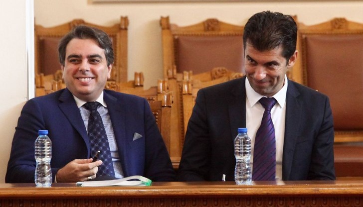 Преекспонира се популярността на двамата министри, смята политологът Огнян Минчев Преекспонира се популярността на двамата министри, смята политологът Огнян Минчев