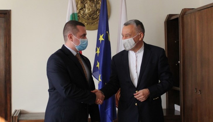 Кметът на Община Русе Пенчо Милков се срещна с посланика на Украйна у нас Н. Пр. Виталий Москаленко Кметът на Община Русе Пенчо Милков се срещна с посланика на Украйна у нас Н. Пр. Виталий Москаленко