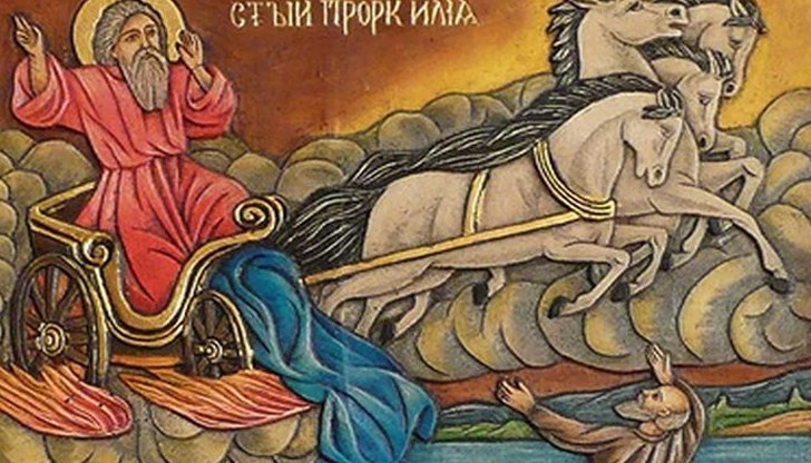 Не се ходи и на плаж, тъй като хората са заплашени от удавяне