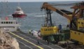 Лошото време спира изтеглянето на заседналия кораб