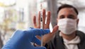 Антиваксъри нападнаха медици в мобилен пункт за ваксинация