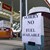 Британски министър призова: Спрете да пълните гориво в бутилки от минерална вода