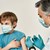 Във Великобритания могат да ваксинират деца и без родителско съгласие