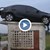Колата на полицейски шеф "кацна" върху автобусна спирка