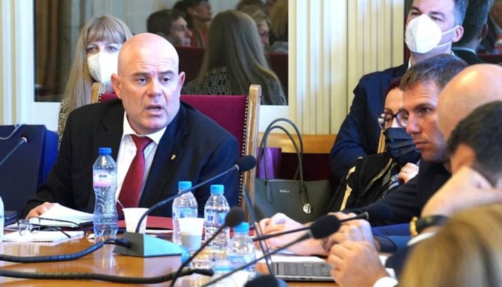 От ГЕРБ поискаха точка за промени в Изборния кодекс. Стигна се до обиди и обвинения