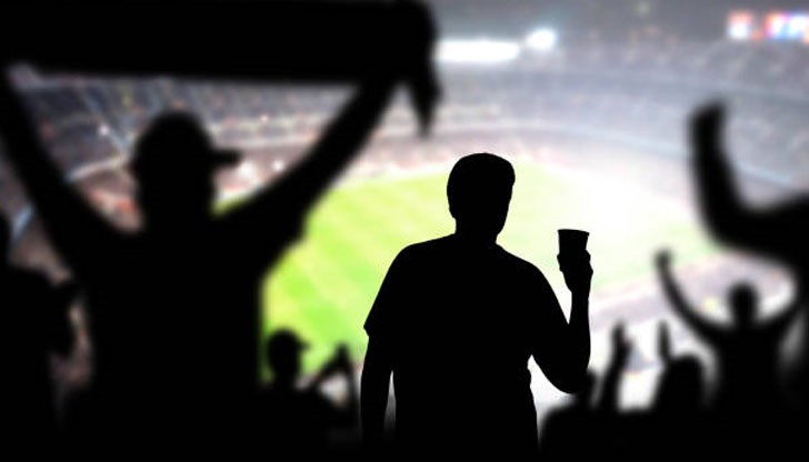 В момента пиенето на алкохол е позволено само в специално обособени места на футболните стадиони