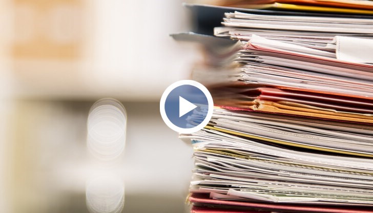 Лекарка починала, а картоните на нейните пациенти се озовали изхвърлени в коридора