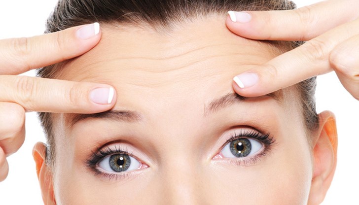 Бръчките по лицето се появяват в даден момент и тази поява е неизбежна. Лошо е, когато започнат да се забелязват твърде рано Бръчките по лицето се появяват в даден момент и тази поява е неизбежна. Лошо е, когато започнат да се забелязват твърде рано