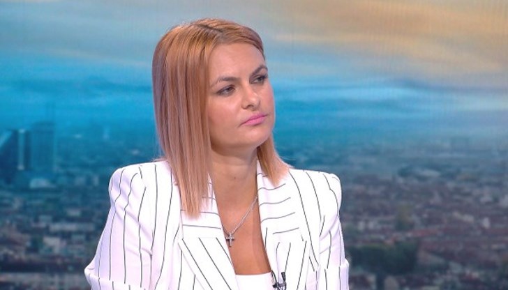 „Има един много малък процент от хората, които са напълно здрави, но не отговарят на ваксините, това са актуални особености на имунната система“, обясни д-р Бацелова „Има един много малък процент от хората, които са напълно здрави, но не отговарят на ваксините, това са актуални особености на имунната система“, обясни д-р Бацелова