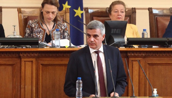 Моля да не бъркате армията с медицината, призоваха го медиците Моля да не бъркате армията с медицината, призоваха го медиците