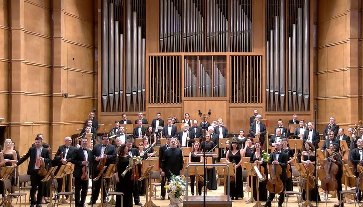 В рамките на фестивала ще бъде открита и изложбата-конкурс за съвременни визуални изкуства „Пауза“ В рамките на фестивала ще бъде открита и изложбата-конкурс за съвременни визуални изкуства „Пауза“