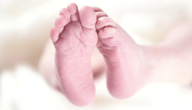 Майката на детето е едва 14-годишна