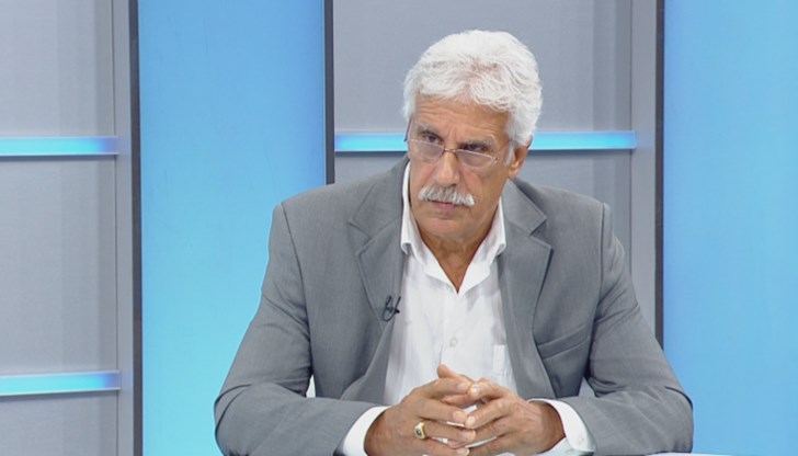 Но поставиха условие – те да ръководят изцяло дейността на клуба. И аз казах, че разговорът приключва, заяви той