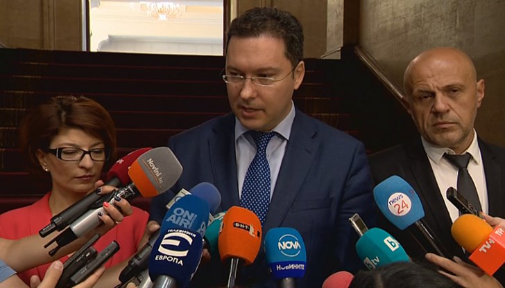 Трима се борят за шефския стол в ГЕРБ Трима се борят за шефския стол в ГЕРБ