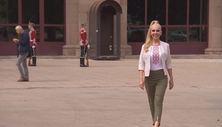 Луна ще финансира кампанията си сама, а Александър Томов иска дебати с опонентите си