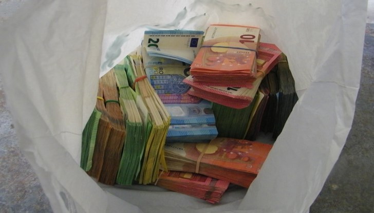 Гранични полицаи задържаха на ГКПП „Калотина“ извършител на банков обир с над 100 000 евро