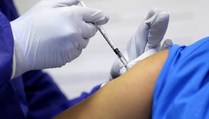 По-рано албанските власти взеха решение за задължителна ваксинация за лекарите, учителите и ученици/студенти на възраст над 18 години