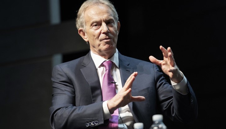 Възможностите за биотерор може да изглеждат като научна фантастика, но сега трябва да се подготвим за тяхното потенциално използване от недържавни групи, подчерта той. Възможностите за биотерор може да изглеждат като научна фантастика, но сега трябва да се подготвим за тяхното потенциално използване от недържавни групи, подчерта той.