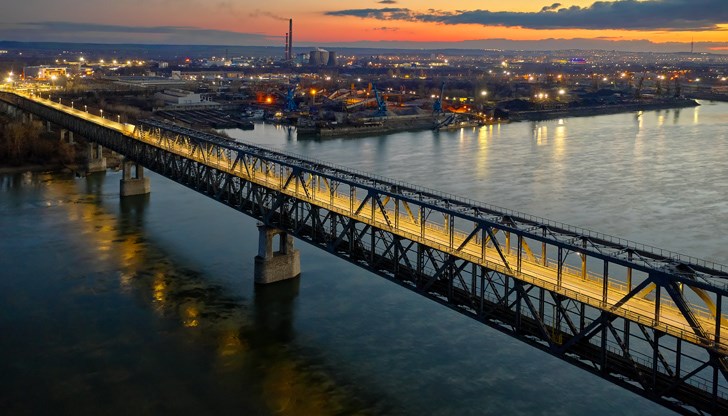 От години акцент се поставя върху необходимостта от изграждането на втори мост над река Дунав при гр. Русе
