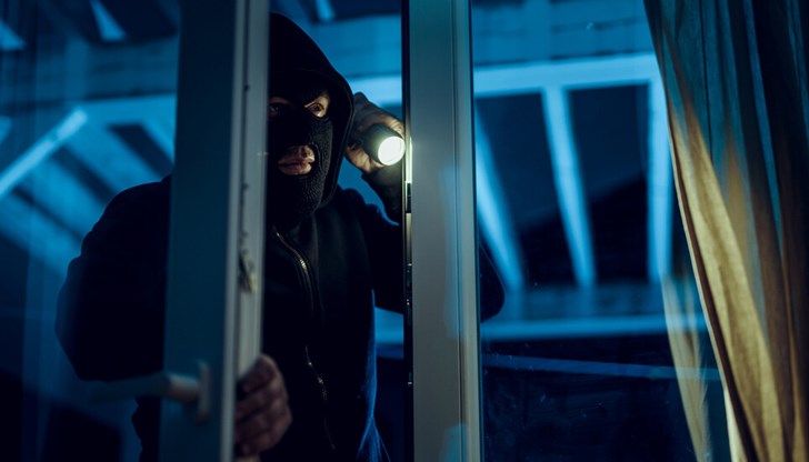 Кръв от жертвата по една от откраднатите банкноти го "закопа" Кръв от жертвата по една от откраднатите банкноти го "закопа"