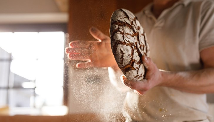 Заради инфлацията КНСБ настоява за устойчив ускорен ръст на заплатите през следващите 5 години (средногодишно с 12.5%), като предимно нараства МРЗ (средногодишно със 17.5%) Заради инфлацията КНСБ настоява за устойчив ускорен ръст на заплатите през следващите 5 години (средногодишно с 12.5%), като предимно нараства МРЗ (средногодишно със 17.5%)