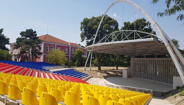 Ремонтът му започна миналата година