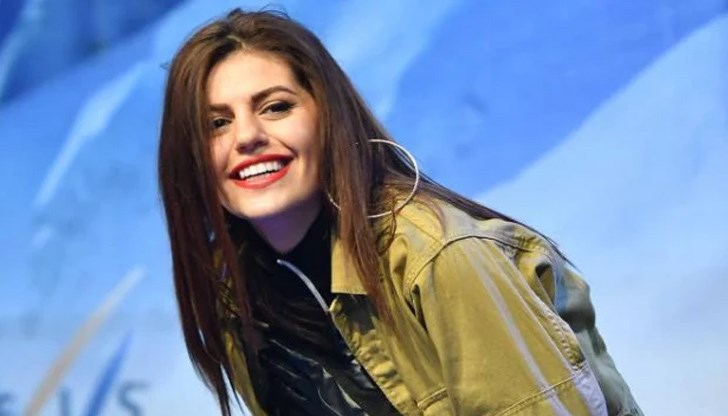 За първи път ще имам удоволствието в акустиката на пещера да изпълнявам моята музика, сподели чаровната изпълнителка