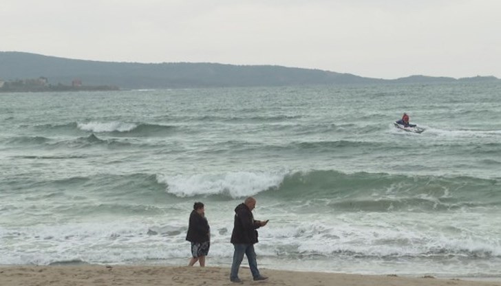 Знаете ли как се спира майка, която не може да плува, да влезе след детето си, за да умре и тя? Знаете ли какво е чувството да кажеш на родител, че няма смисъл да продължаваш да обдишваш детето й, защото е дошъл краят?