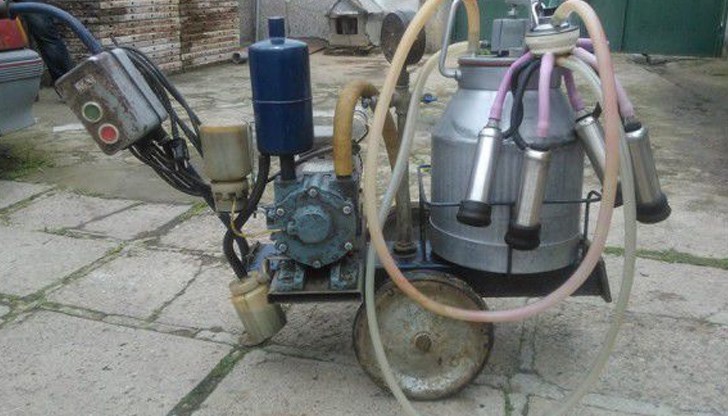 Сигналът за трудовата злополука е получен на тел.112 около 22.20 часа на 31 август от 42-годишния собственик на фермата