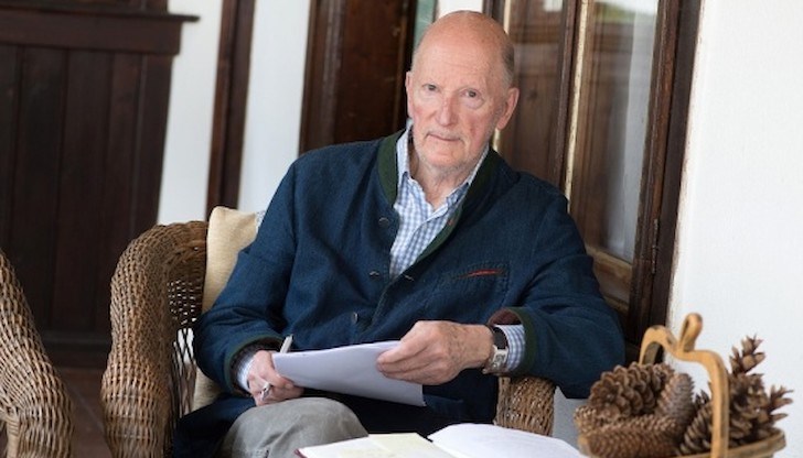 Последният български монарх и бивш премиер присъства на освещаването на дворцовия параклис във Врана