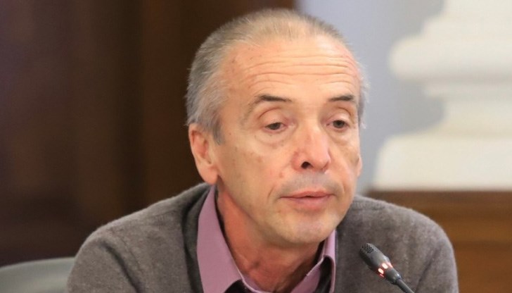 Всички ваксини в момента са в третата фаза на своето клинично проучване, обясни инфекционистът Всички ваксини в момента са в третата фаза на своето клинично проучване, обясни инфекционистът