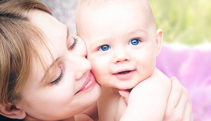 Родители със сини очи могат да имат дете само със светли очи - или зелени, или сини