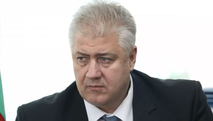 Той беше категоричен, че не е имало случаи, в които да нарушава моралните норми