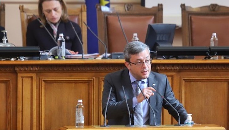 Всеки ден забавяне, ще струва на политическата система още скандали и още изгорени мостове между политическите сили Всеки ден забавяне, ще струва на политическата система още скандали и още изгорени мостове между политическите сили