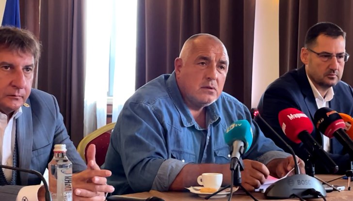 Дори да изчезне, неговите като Даниел Митов, Томислав Дончев и др. повтарят като папагали бруталната му демагогия