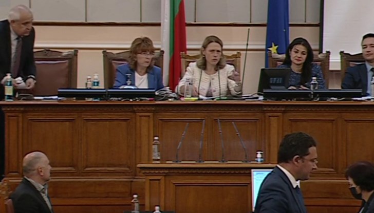 Народното събрание удължи днешното пленарно заседание до приемане актуализацията на държавния бюджет Народното събрание удължи днешното пленарно заседание до приемане актуализацията на държавния бюджет