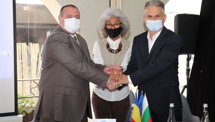 Очаква се на него да бъдат представени възможностите за развитие на двата региона