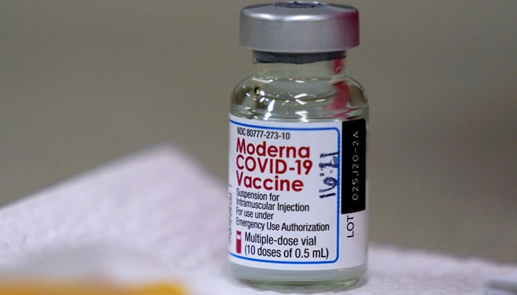 Подсилващата доза ще се извършва само с ваксините на базата на иРНК (Пфайзер и Модерна), независимо от първоначалната схема
