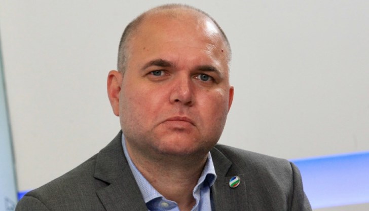 Сега работниците им протестират. С право, защото парите отиват за други неща, но не и за заплати