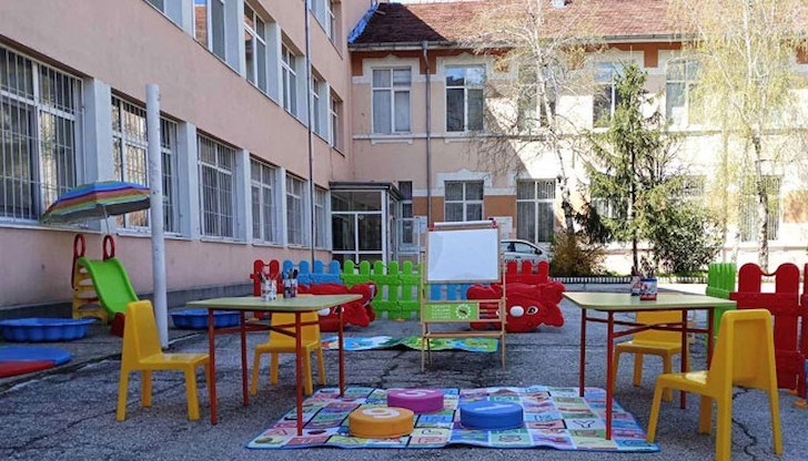 Как точно отдел "Образование" и ресорният заместник-кмет Енчо Енчев, во главе с Пенчо Милков, решиха че детска градина "Ралица" трябва да се закрие?