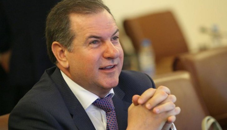 Кариерата на Красимир Първанов е свързана най-вече със скандали, някои от които водят до огромни щети за държавата