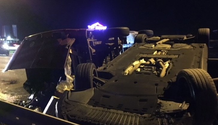 При удара колата се обръща по таван При удара колата се обръща по таван