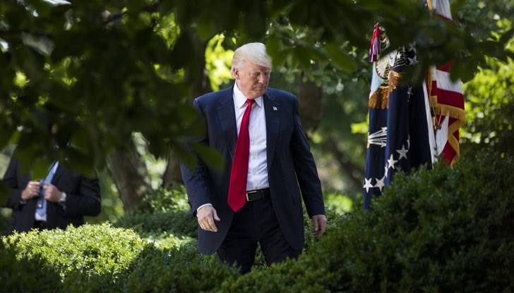 Бившият президент на САЩ ще се изяви в новата си роля в събота вечерта по време на мач между Ивендър Холифийлд и Витор Белфорт